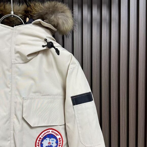 🍻🍻2024 Canada goose new down jacket - Picture 3 of 8